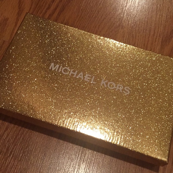 Michael Kors Accessories! - Picture 3 of 3